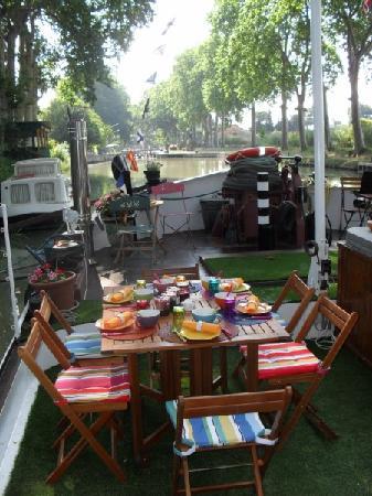breakfast-on-terrace