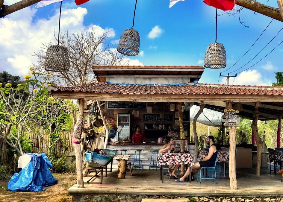 Indonesie- Bali -Nusa Ceningan- Rondje eiland met cafe,s