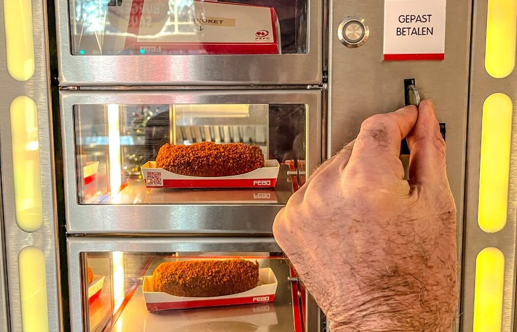 Typisch Hollands – Saté kroket uit de muur