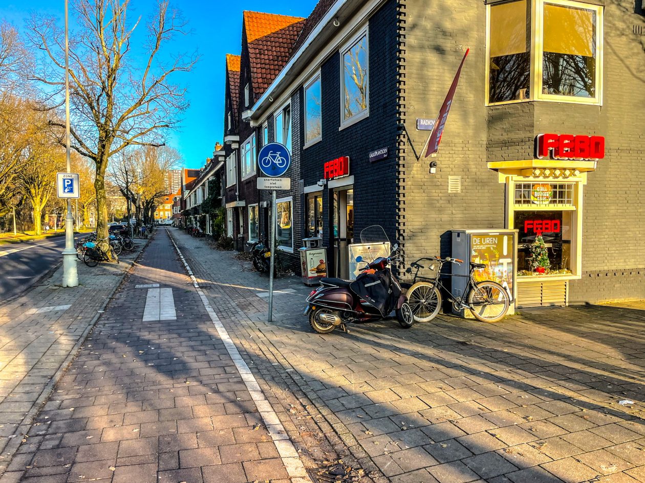 Sate kroket uit de muur