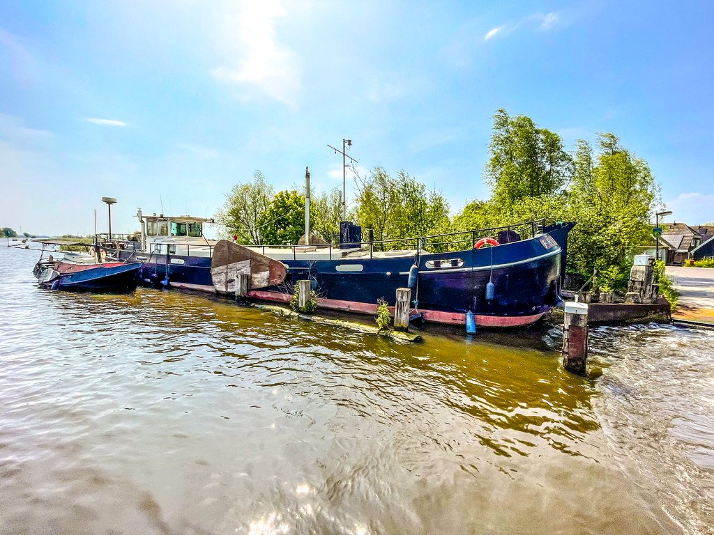 Woonboot de Frya op het eiland de woude