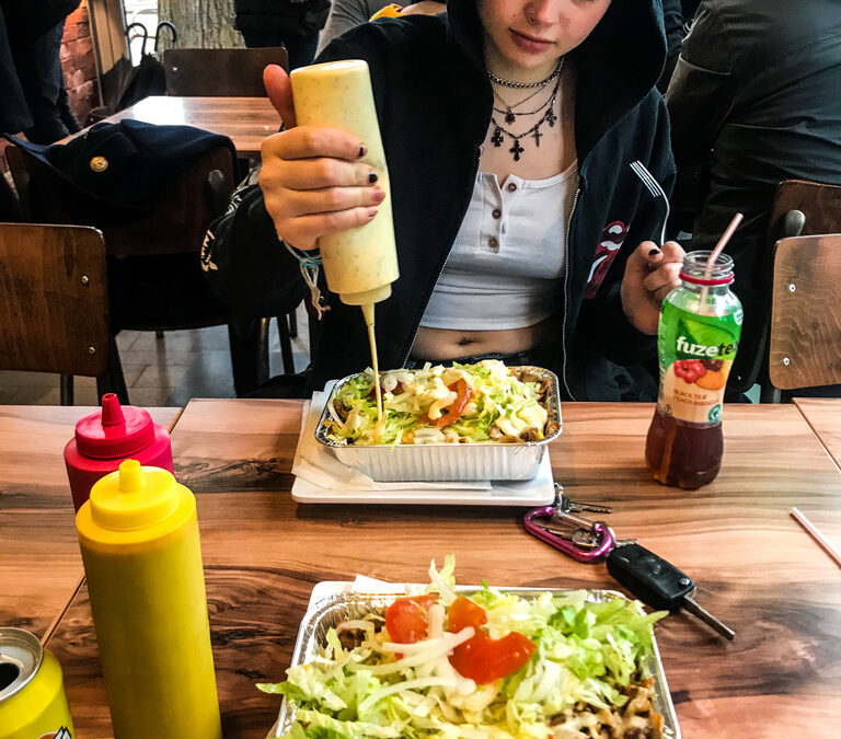 Typical Dutch fast food – de Kapsalon