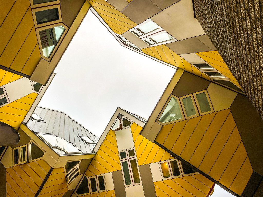 door kijkje bij de Cube huizen in Rotterdam