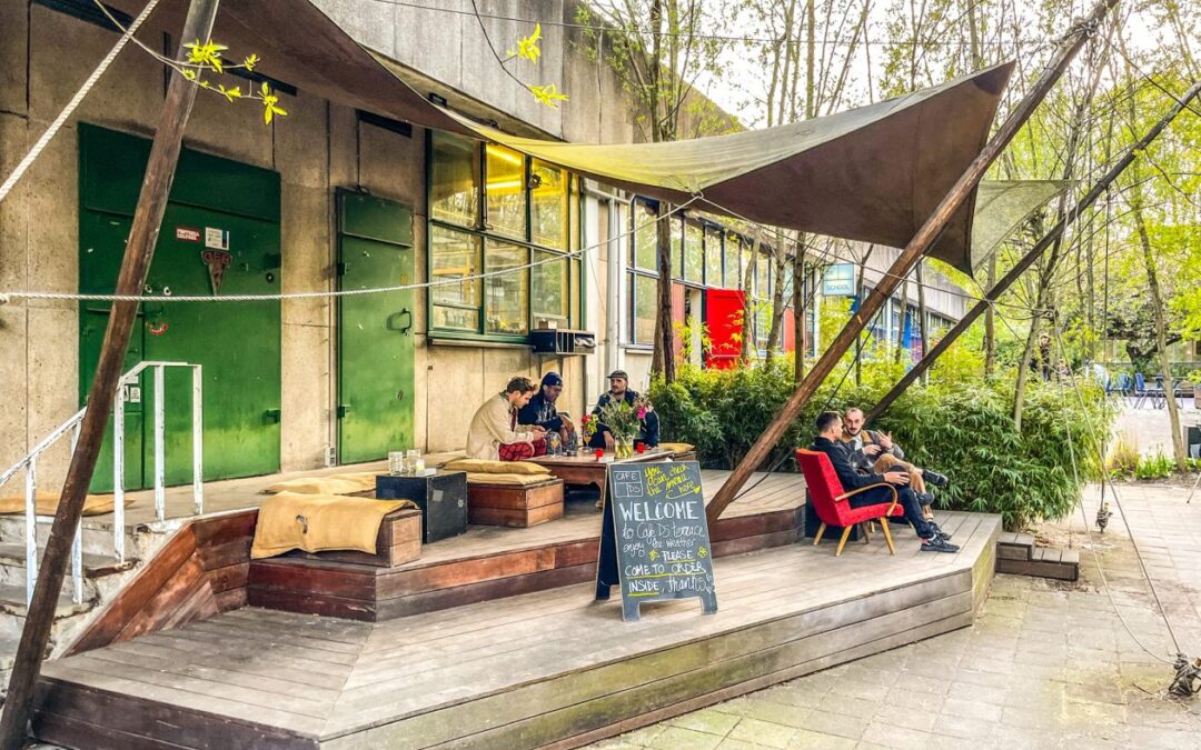 Amsterdam . Cafe , Restaurant en Gallery De School .