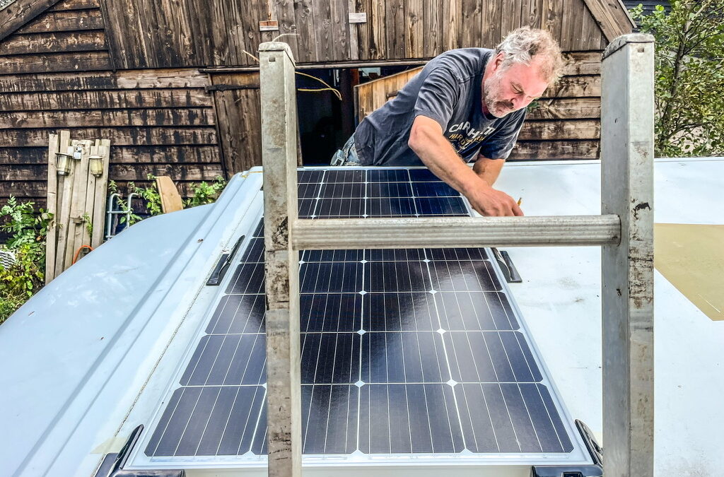 Doe het zelf zonnepanelen op camper