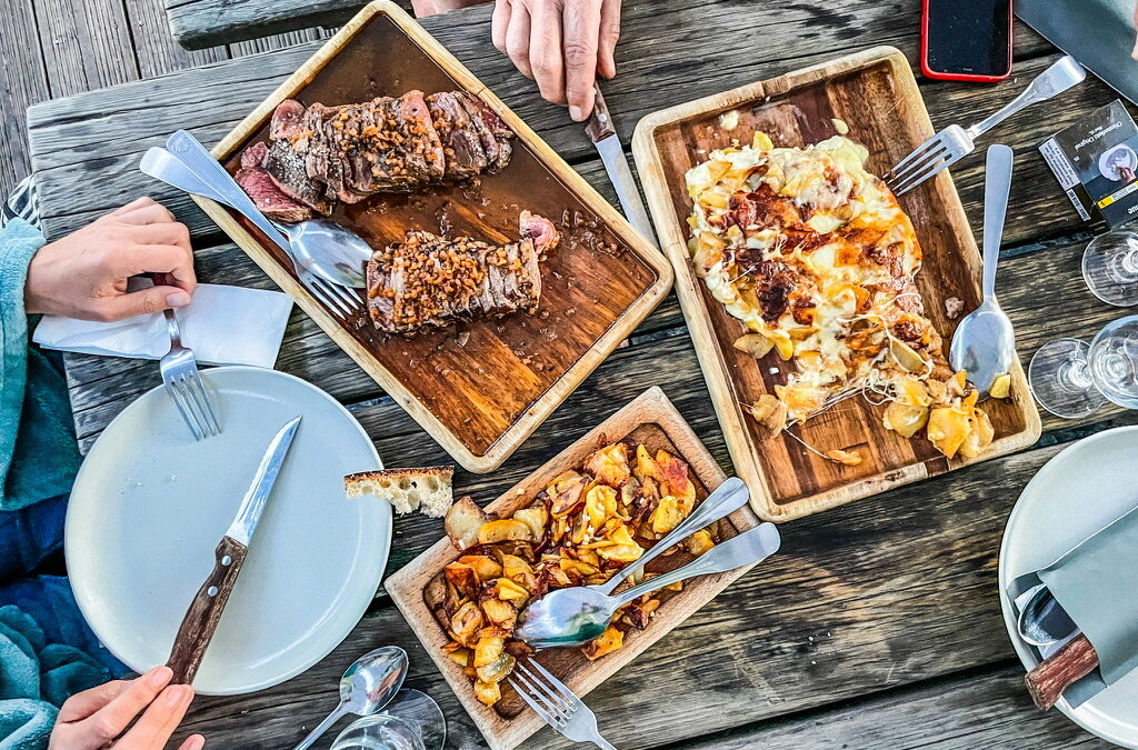 Frankrijk . Traditioneel eten bij Buron de Born in Aubrac